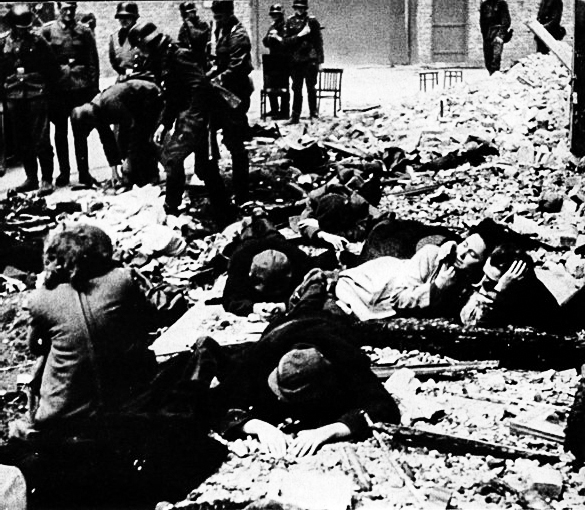 Opgeblazen ondergrondse gaskamer in Auschwitz