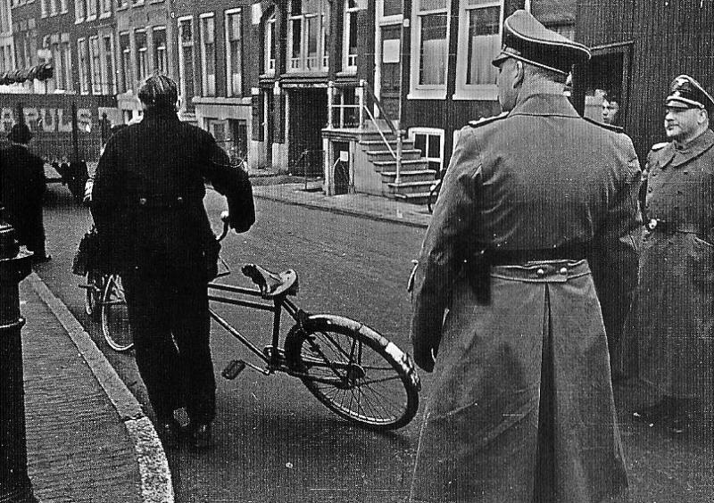 Deposition of the Jewish quarter at Magere Brug on 12 February 1941