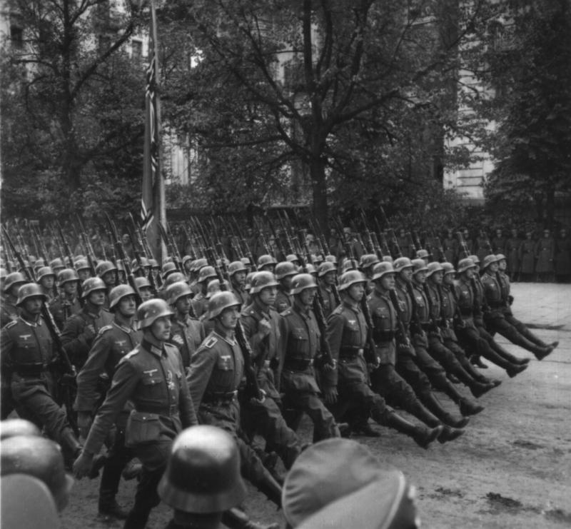 German troops parade through Warsaw