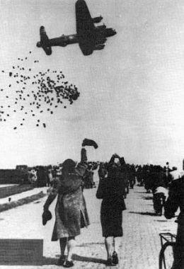 RAF Bomber Command Lancasters Operation Manna day 9 Duindigt