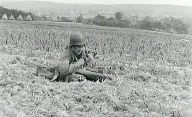 82nd Airborne Division (USA) General James Gavin recapturing landingszone near Groesbeek