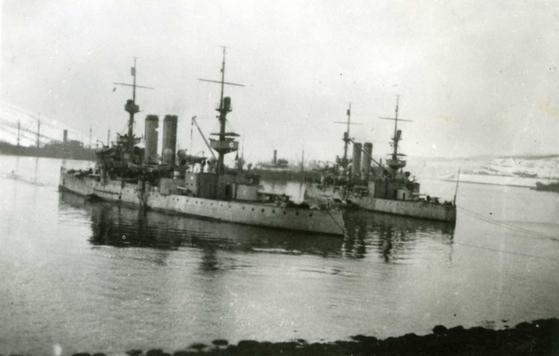 British Navy place mines in Vestfjorden