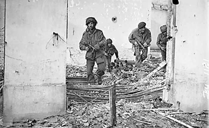 British paratroopers in Oosterbeek