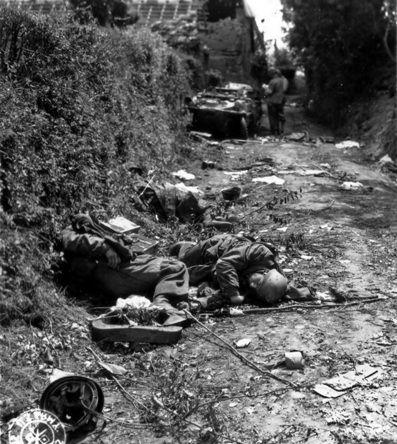 Bodies of three German parachutists of the FJR.6 (Fallschirmjäger)