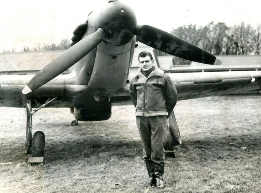 Flight of Hurricane I V6670 and Flying Officer P W Lochnan on 1940-09-11