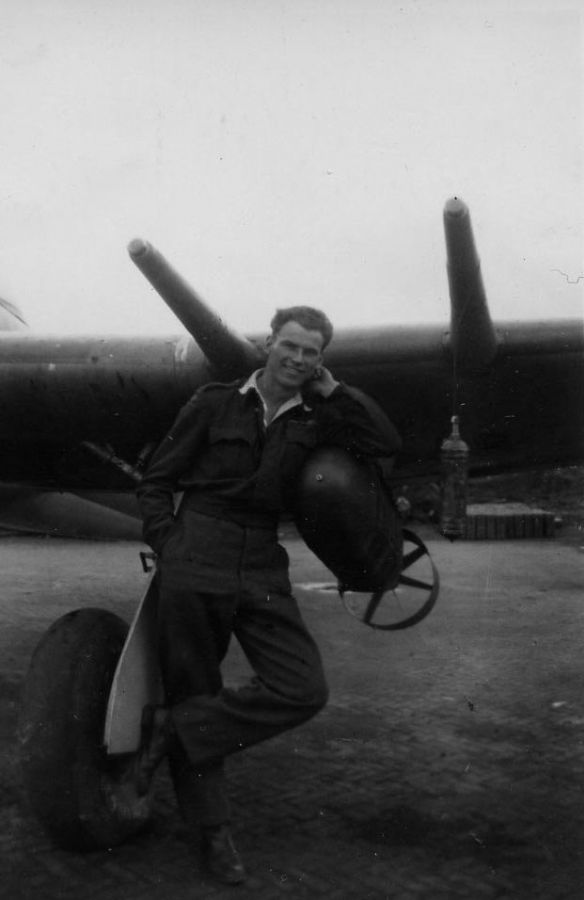 Flight of Typhoon Ib MP181 and Pilot Officer W J Kinsella on 1945-04-04