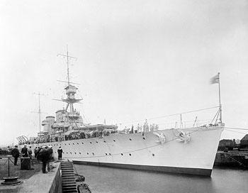 HMS Hawkins target Saint Martin de Varreville