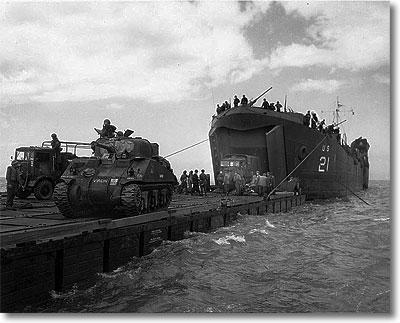 Koninklijke Nederlandse Brigade "Prinses Irene" embarking at Arromanches Les Baines