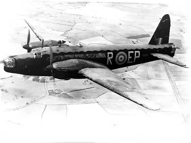 Coastal Command Wellington reconnaissance Dieppe-HvH 44-6-8