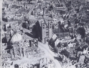 Avro Lancaster I (PD231 PO-T) on a mission to Wurzburg on 1945-03-17