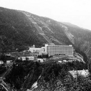 Mudering after raid on Norsk-Hydro Vemork plant at Rjukan